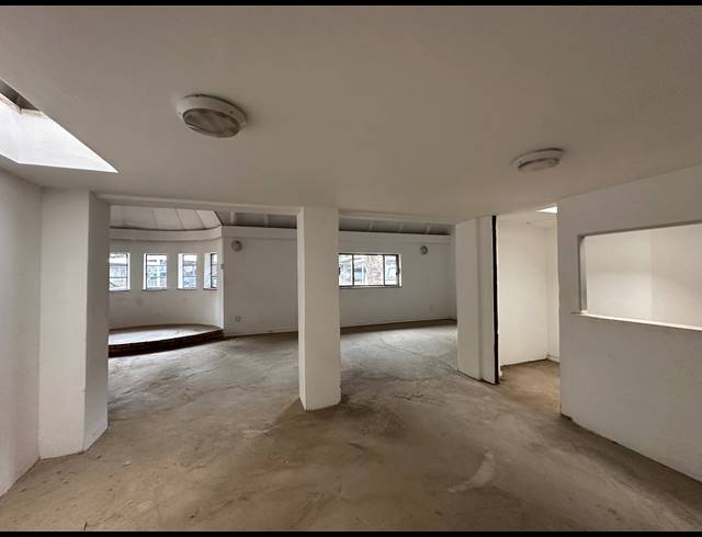151.70M² OFFICE TO LET IN DIE HOEWES